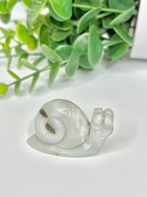 Flower Agate Snail Carving